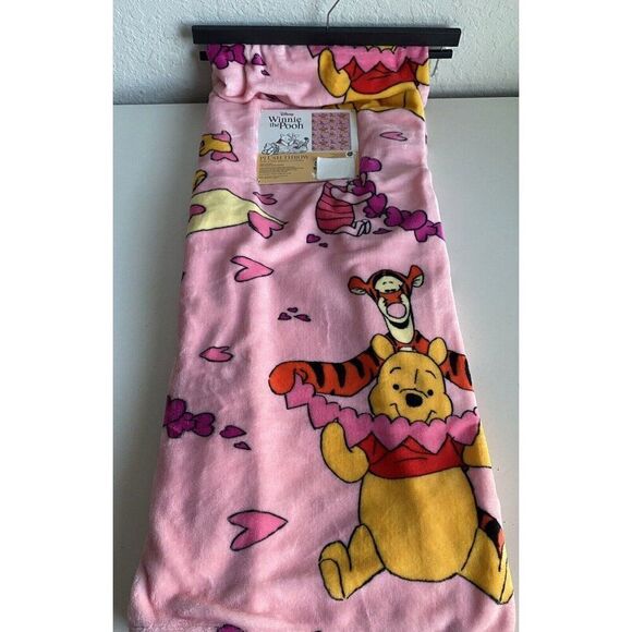 Disney Winnie The Pooh Tigger Piglet Valentines Blanket Soft Throw 50 X 70” NEW - Picture 2 of 16